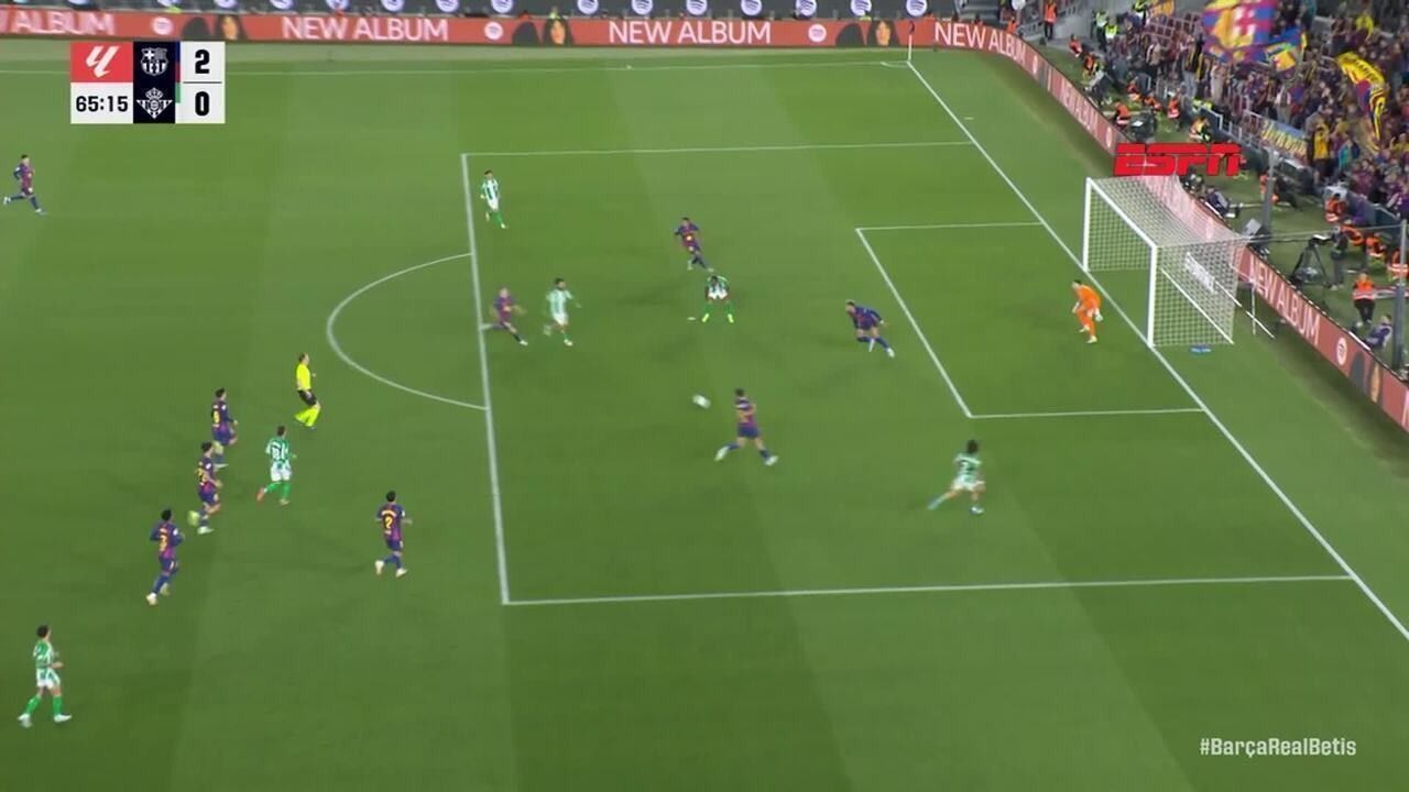 Raphinha comemorando gol pelo Barcelona