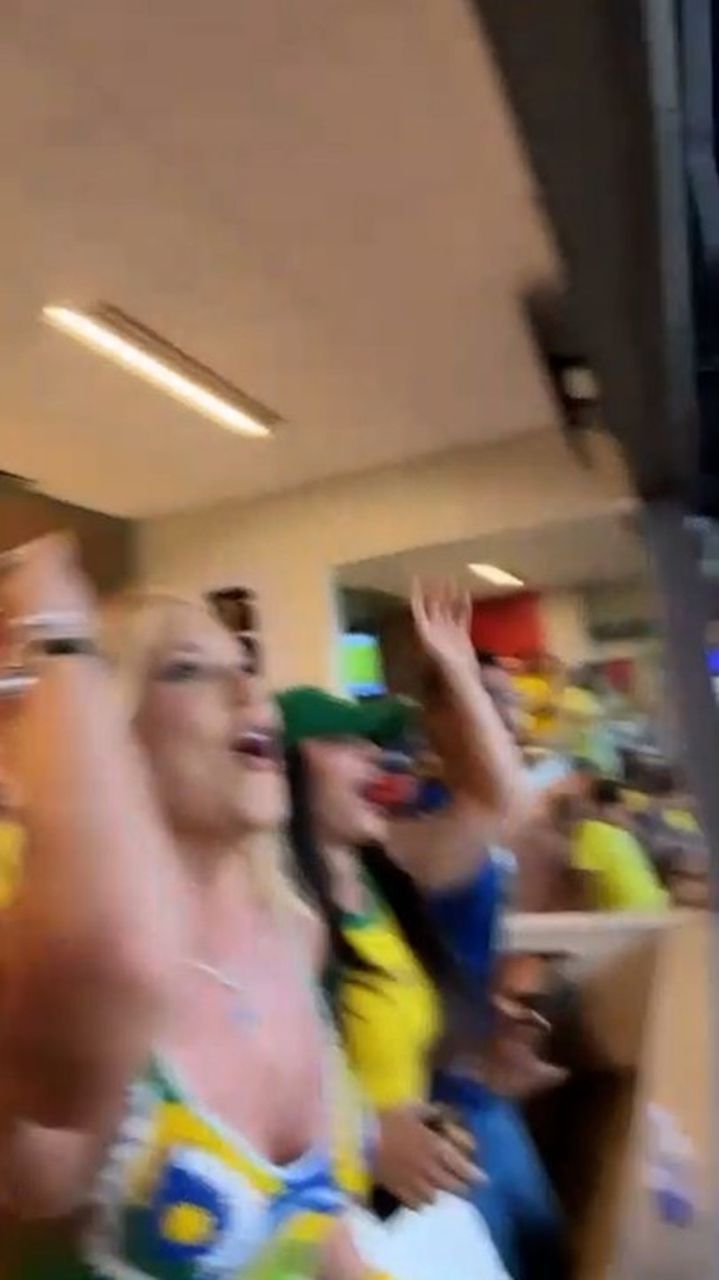 Virginia comemora gol de Vinícius Júnior no Estádio de Miami