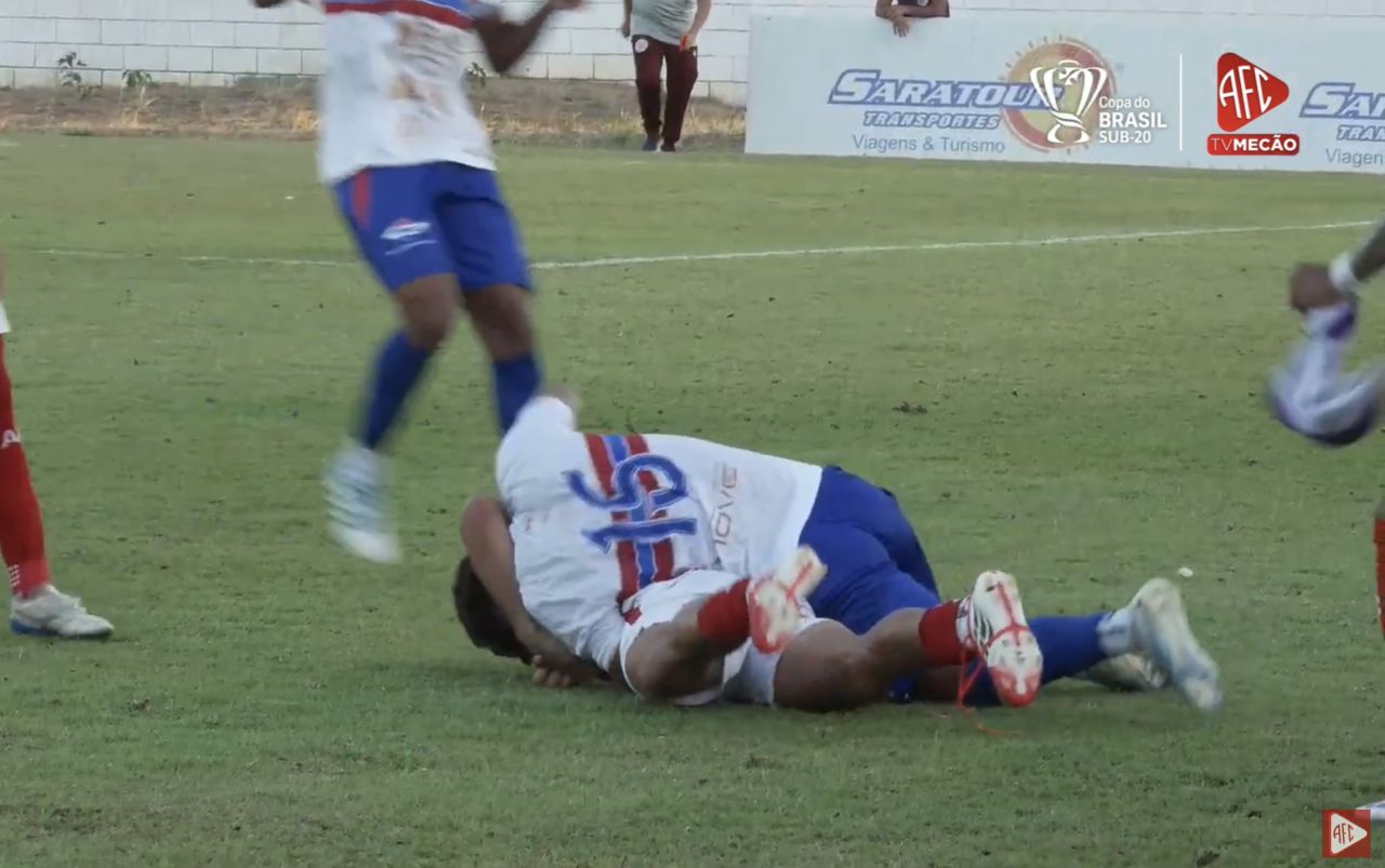 Jogadores se agridem durante partida sub-20 na Arena América