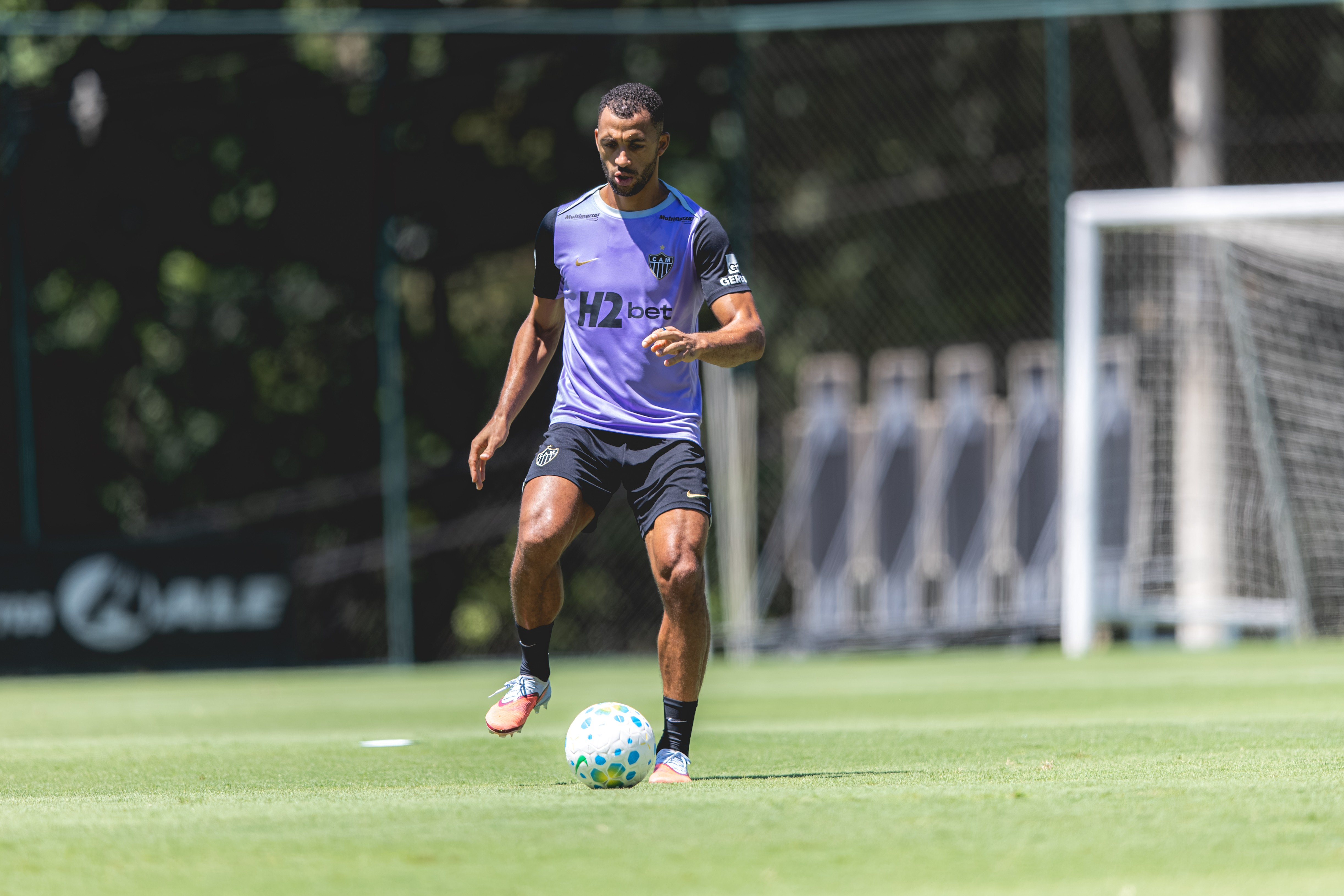 Vítor Hugo treinando pelo Atlético-MG