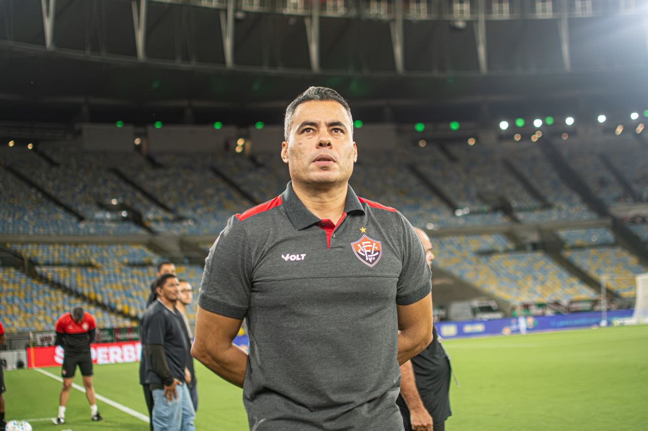 Jair Ventura durante Fluminense x Vitória no Maracanã