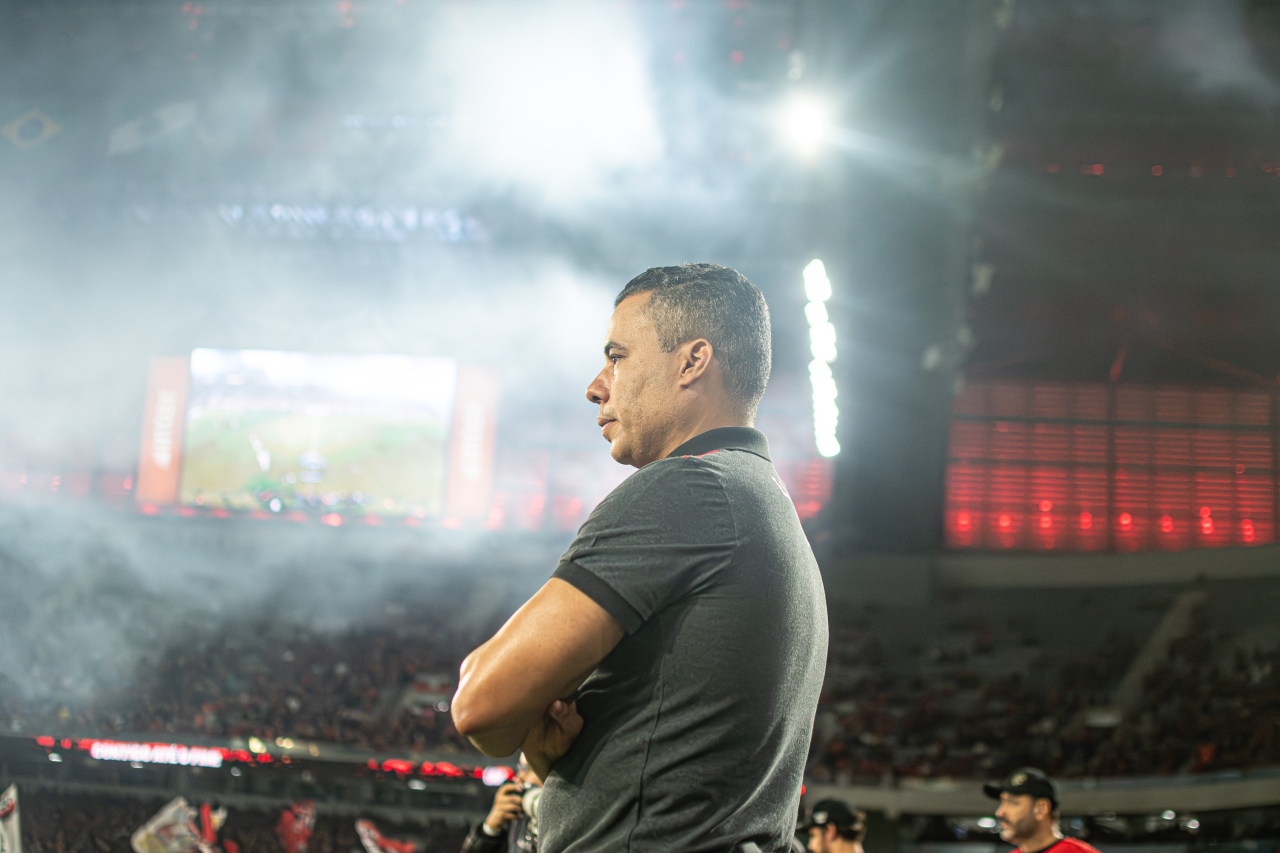 Jair Ventura em entrevista após partida na Arena da Baixada