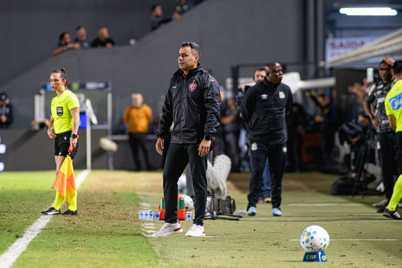 Jair Ventura durante Santos x Vitória