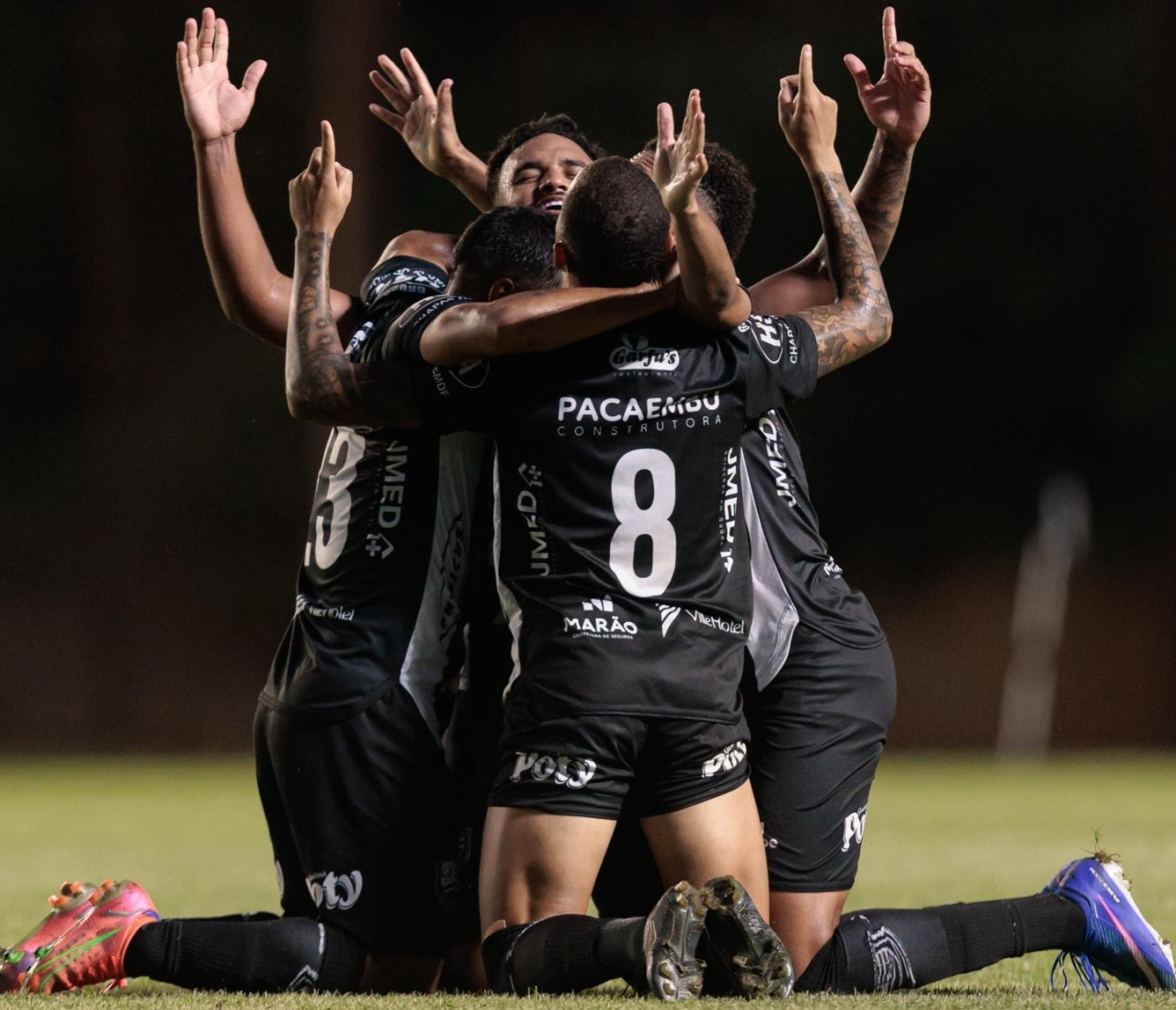 Jogadores do Votuporanguense comemoram gol na Série A2