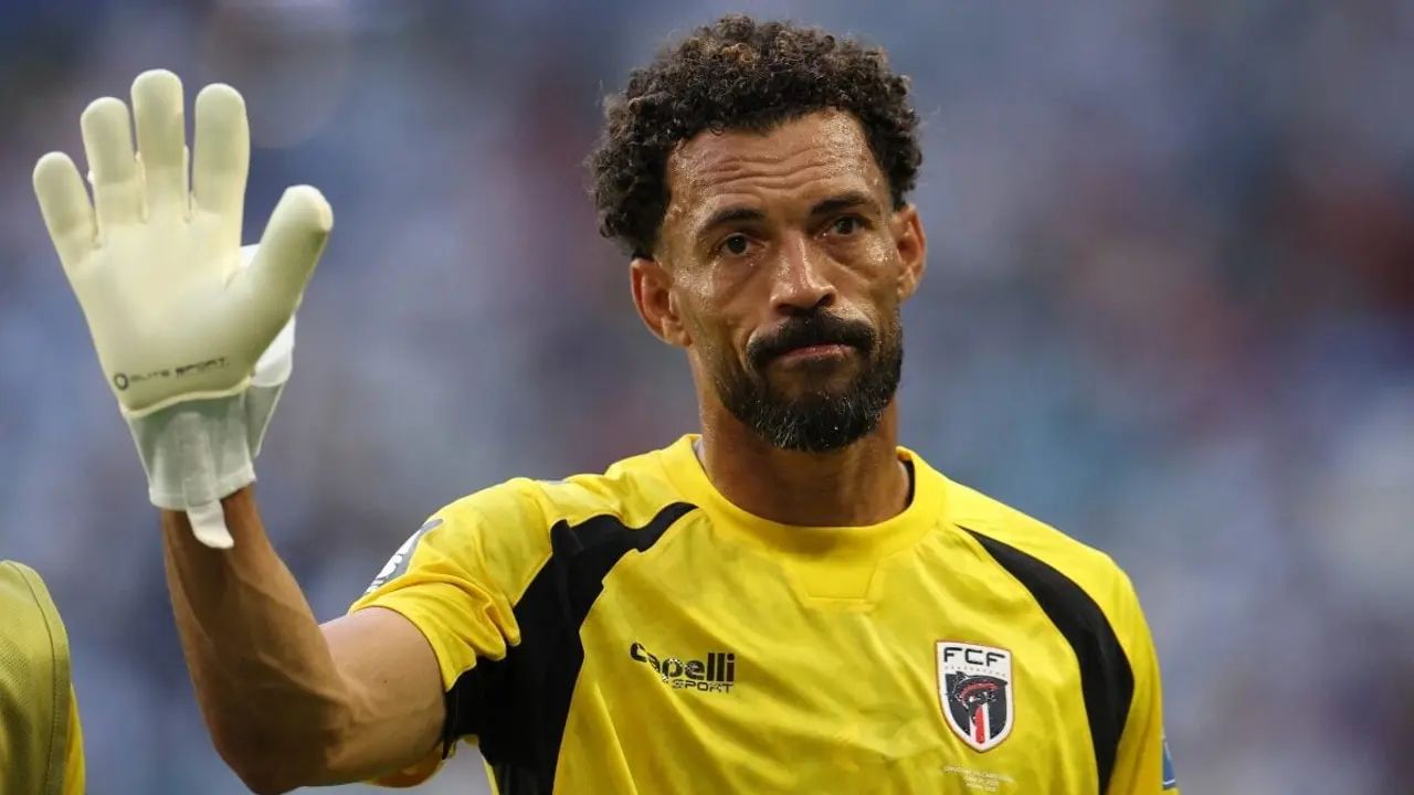 Goleiro Vozinha durante partida
