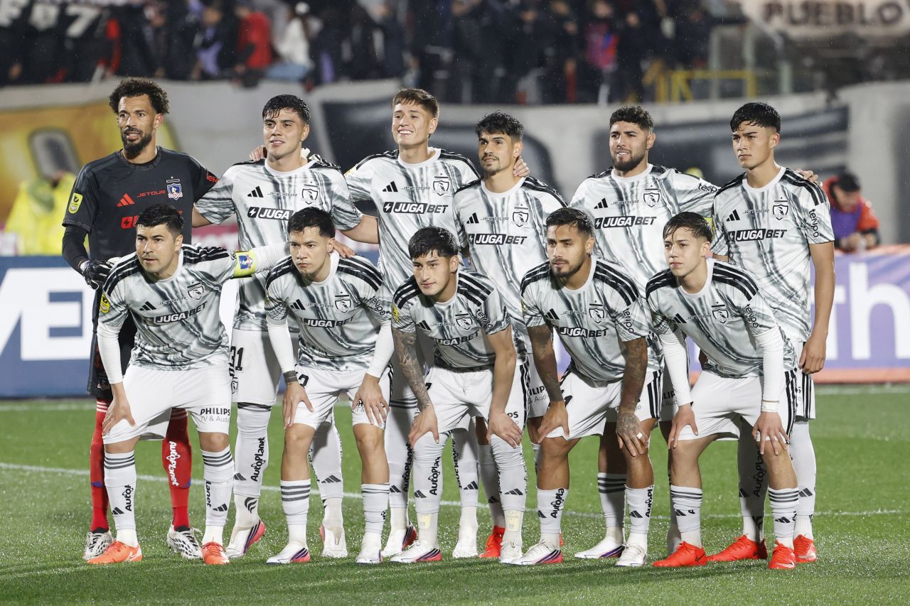Vozinha em sua estreia pelo Colo-Colo contra o Unión Española
