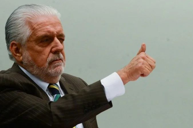 Senador Jaques Wagner no plenário do Senado