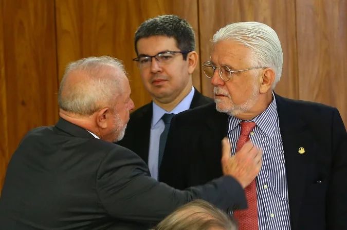 Senador Jaques Wagner no plenário do Senado
