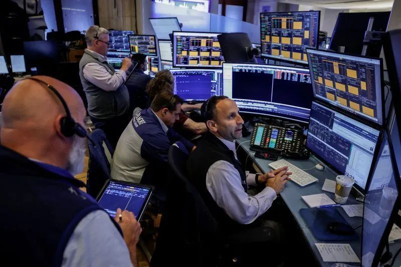 Pregão em Wall Street com alta e queda do petróleo