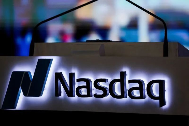 Painel de cotações em pregão de Wall Street