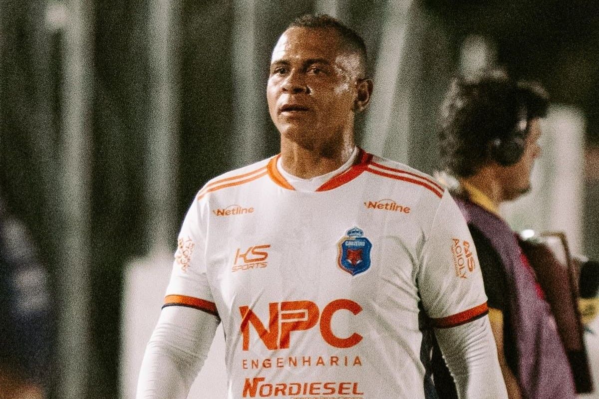 Walter em ação com a camisa do Cruzeiro-PB