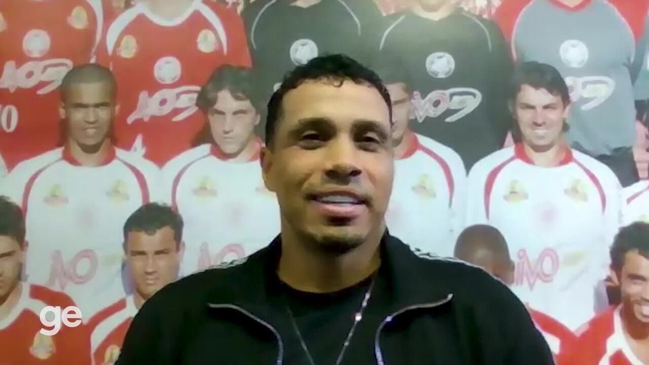 Wanderley Júnior ao lado de Ronaldinho Gaúcho no Flamengo