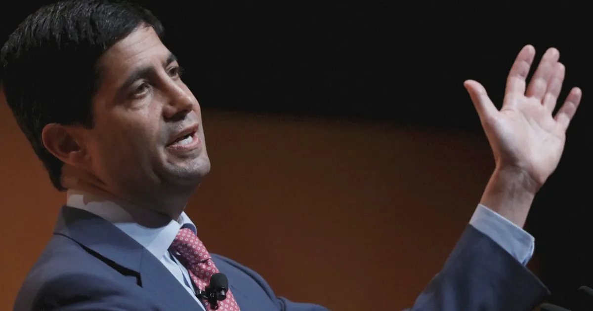 Kevin Warsh apresenta documentação ao escritório de ética