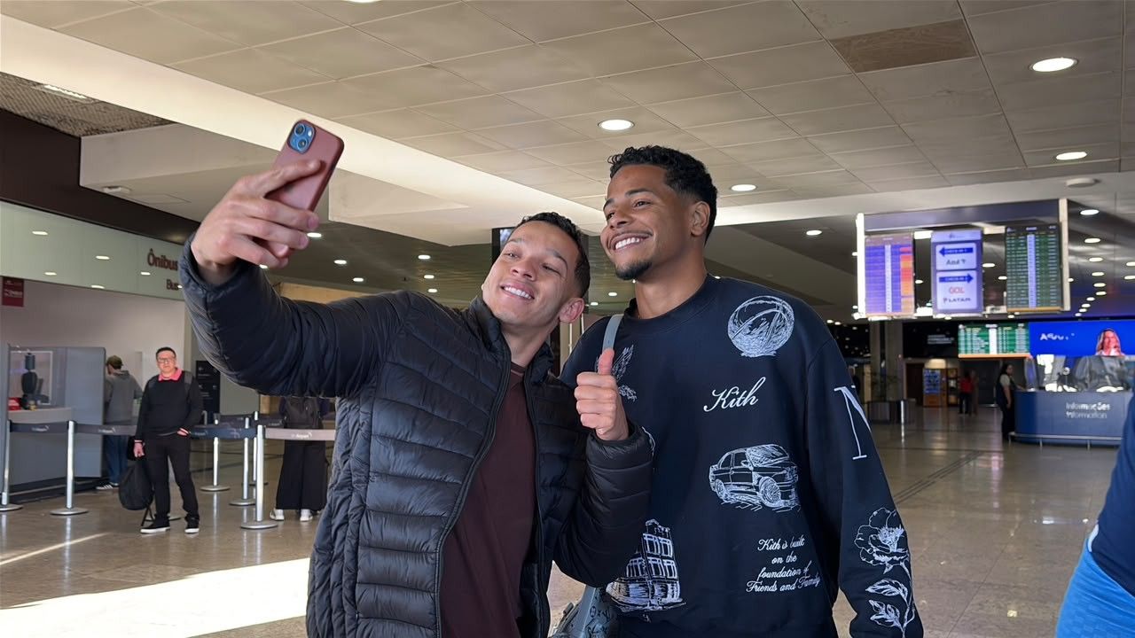 Wesley desembarca em Belo Horizonte para assinar com o Cruzeiro