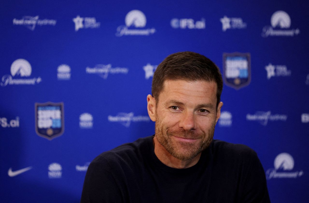 Xabi Alonso em sua estreia no Chelsea