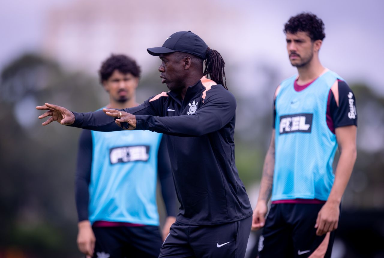 Yuri Alberto treinando no CT Joaquim Grava pelo Corinthians