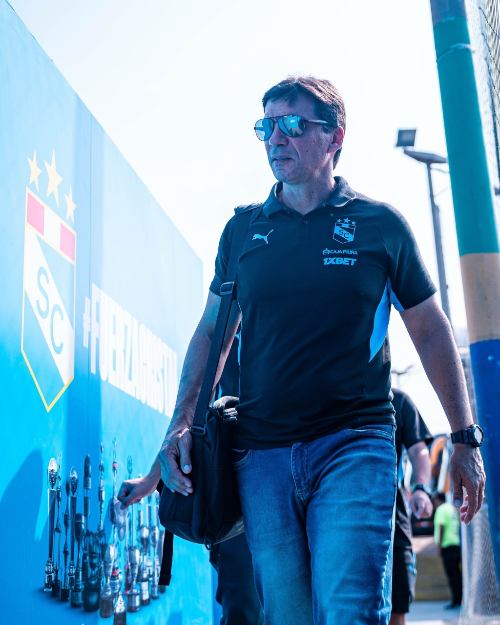 Zé Ricardo no banco do Sporting Cristal