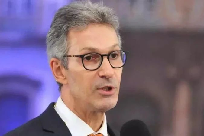 Romeu Zema em ato de campanha