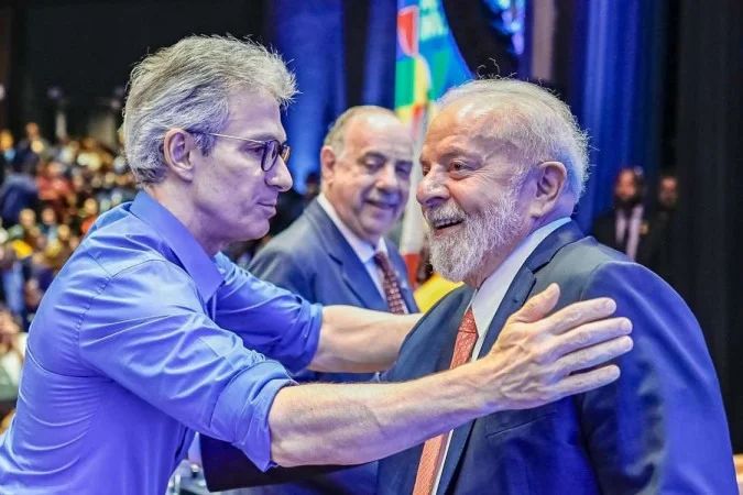 Romeu Zema em evento de campanha