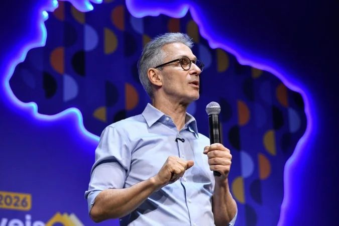 Romeu Zema durante anúncio nas redes sociais