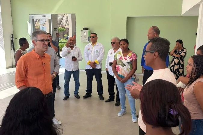 Romeu Zema no Hospital Regional de Teófilo Otoni