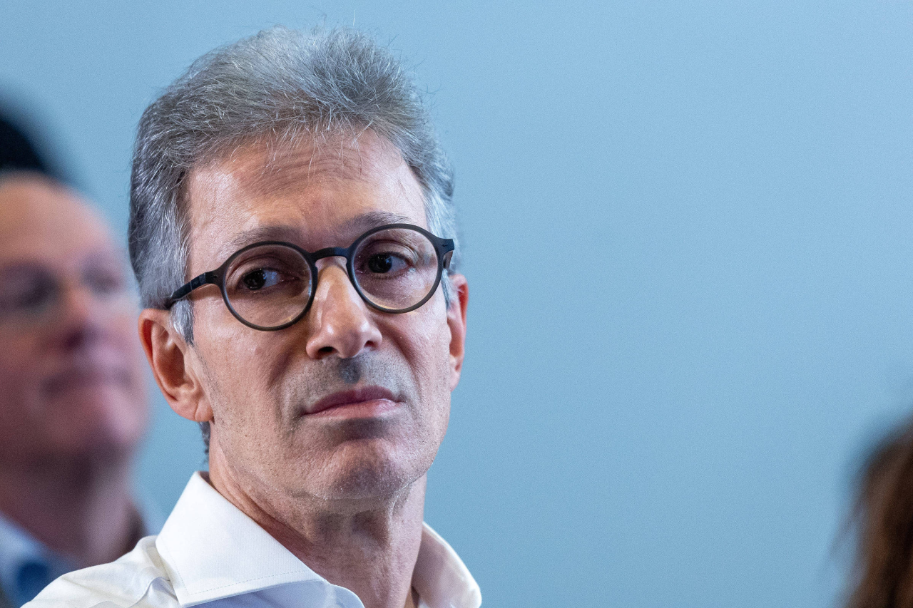 Romeu Zema discursando em evento público